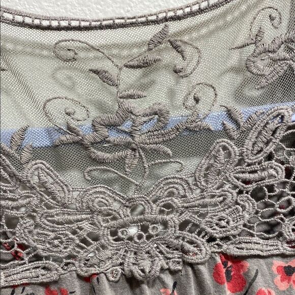 ELLE Gray Floral Lace Yoke Cap Sleeve Top S Pima Cotton Modal - Picture 7 of 10